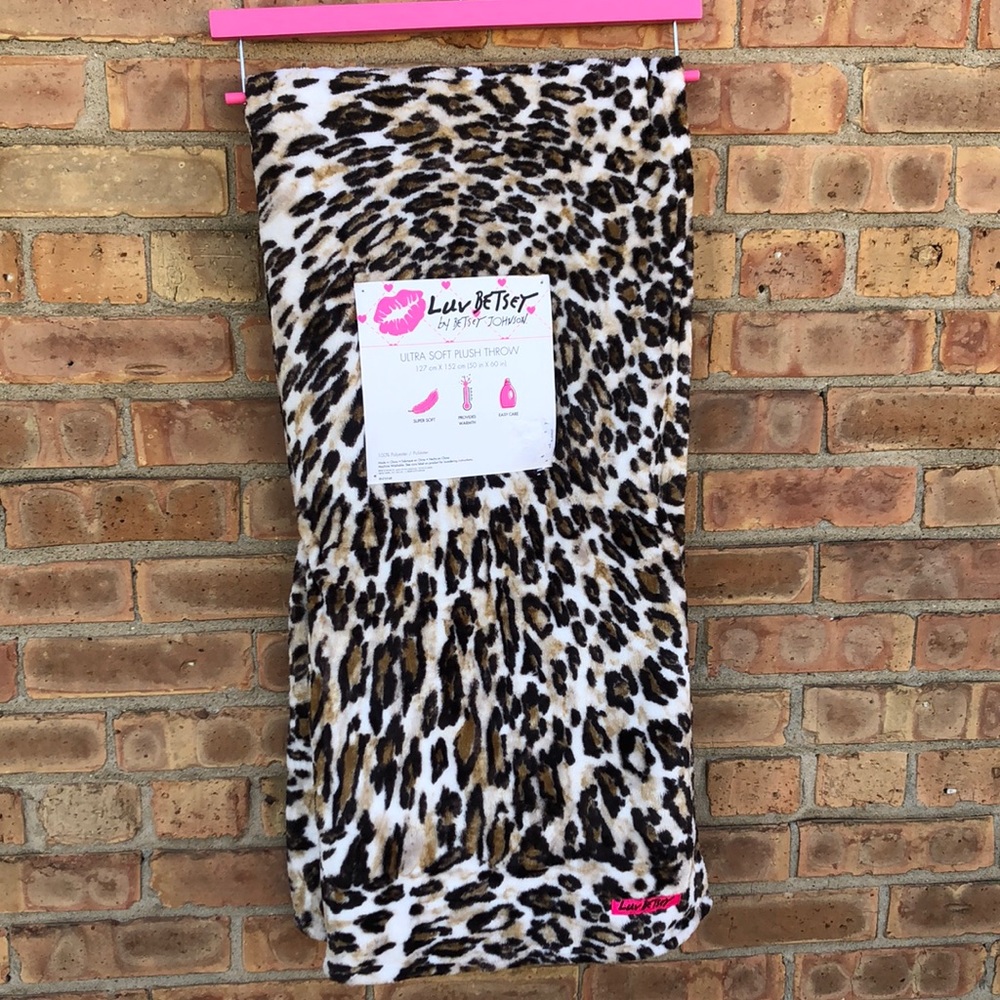 Luv Betsey by Betsey Johnson Animal Leopard Print Throw